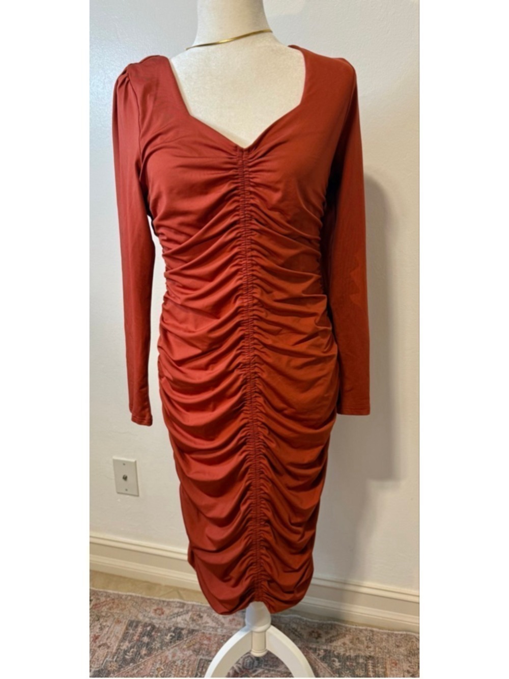 BALTIC BORN Rust Long Sleeve Ruched Midi Dress L, stretchy two layers.